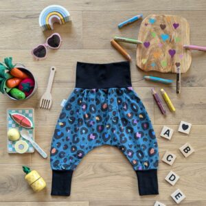 vêtements evolutifs pour enfant. sarouel évolutif. mode éthique et responsable.